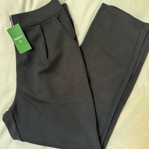 HALARA Black Pleat Front Pants